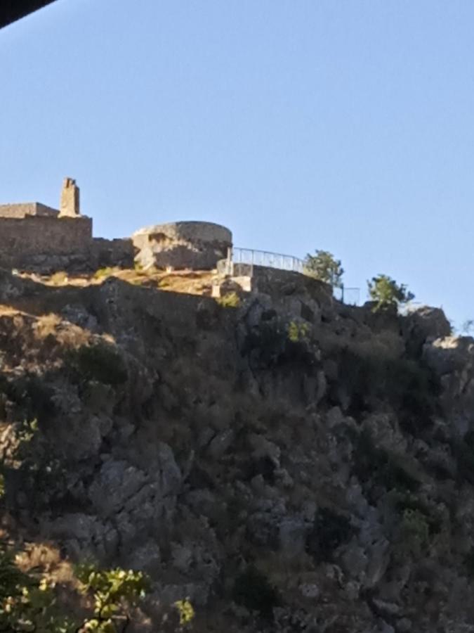 Tolis Himarë