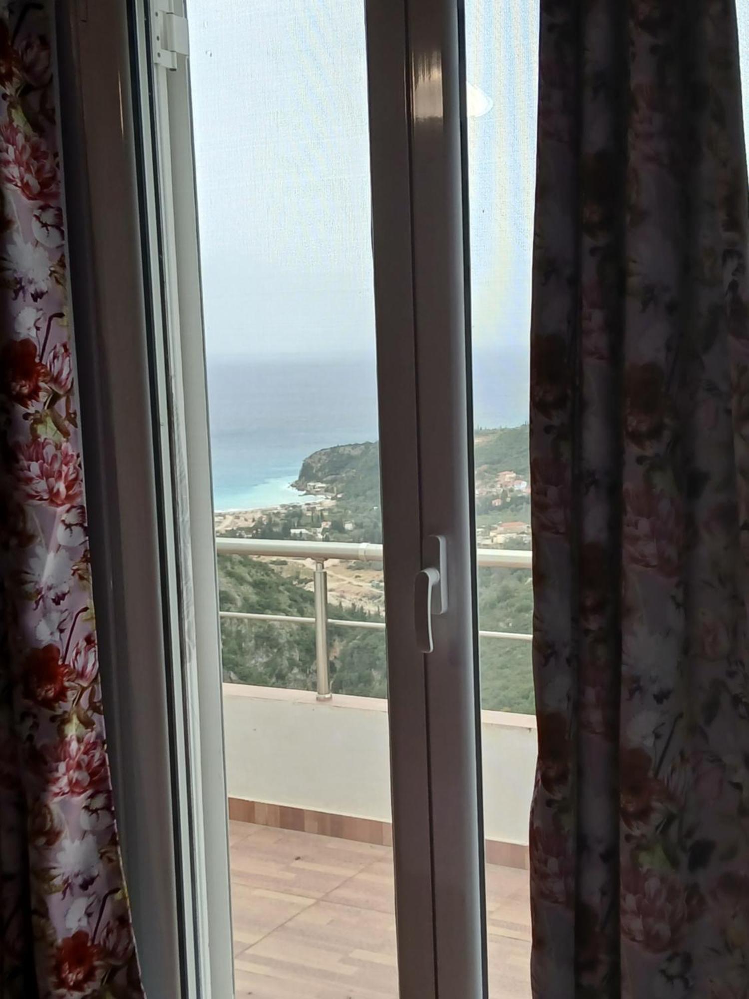 Tolis Apartamento Himarë