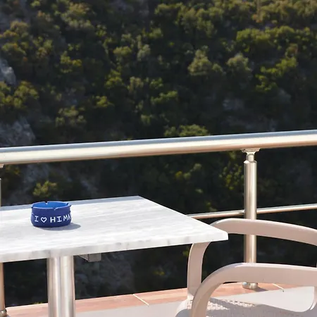 Tolis Rooms Himare Exterior photo