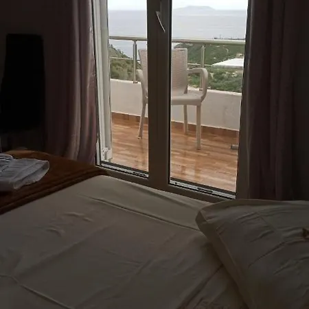 Tolis Rooms Himare Exterior photo