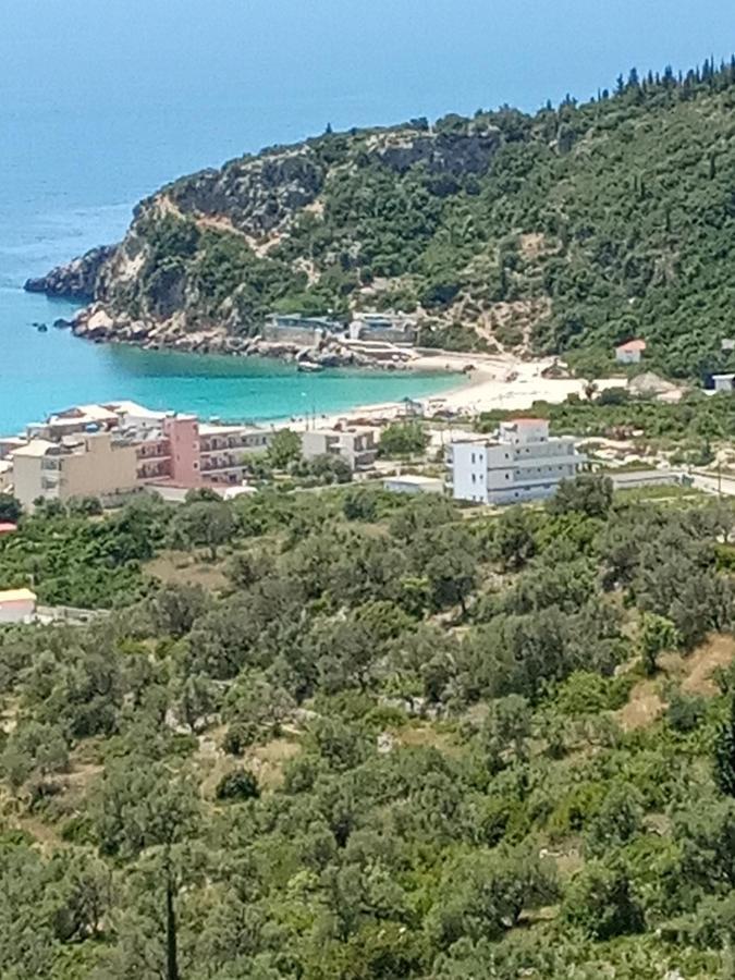 Tolis Apartment Himare