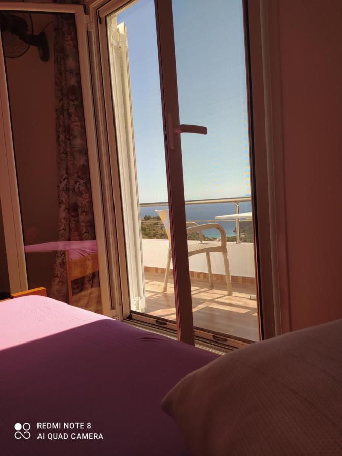 Tolis Apartment *